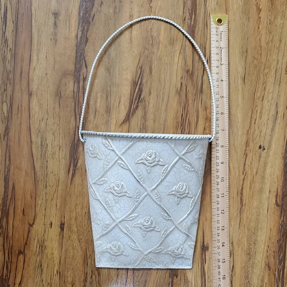 N/A elegant cream
